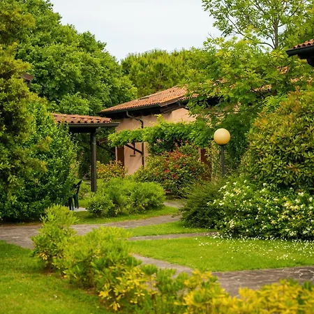 منتزه العطل Villaggio Ca' Laguna 4*